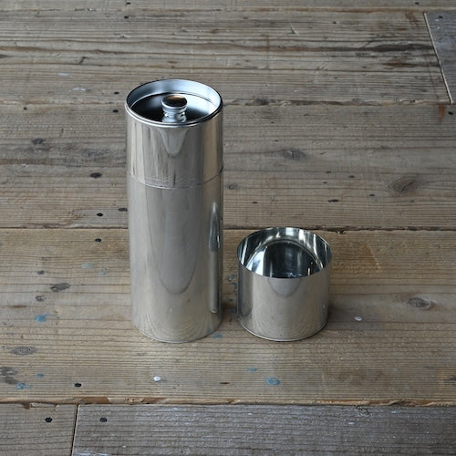 《ブリキ製の丸缶(細長)》丸缶(細長)| SyuRo