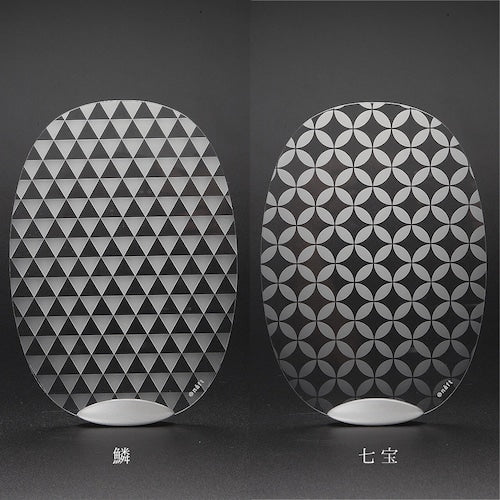 《自立するうちわ》エネルギーに頼らない節電アイテム。デスクの空いたスペースに自立します(鱗/七宝)|solano(ソラノ)