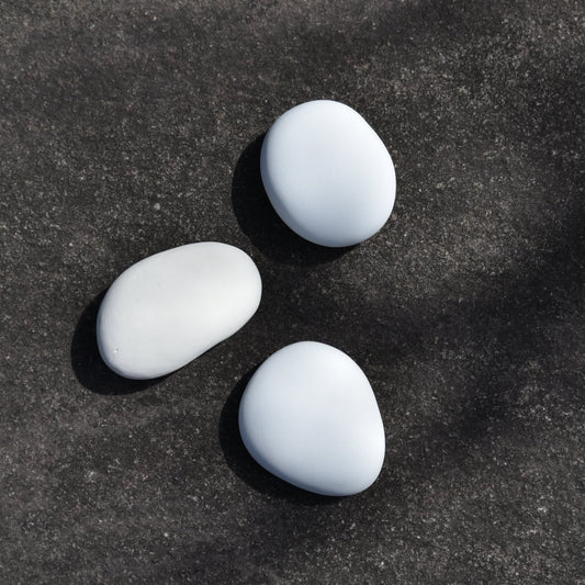 《自然石のような陶製のアロマディフューザー》pottery stone diffuser | elemense