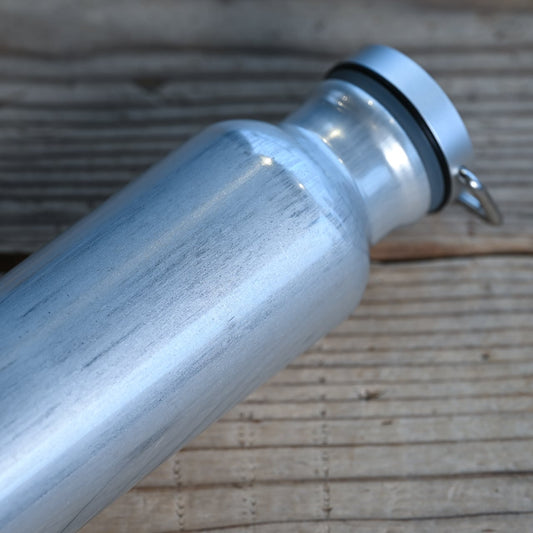 《スイス製・エコで軽量なアルミ製ウォーターボトル【0.5L】3色》アルミオリジナル 0.5L | SIGG