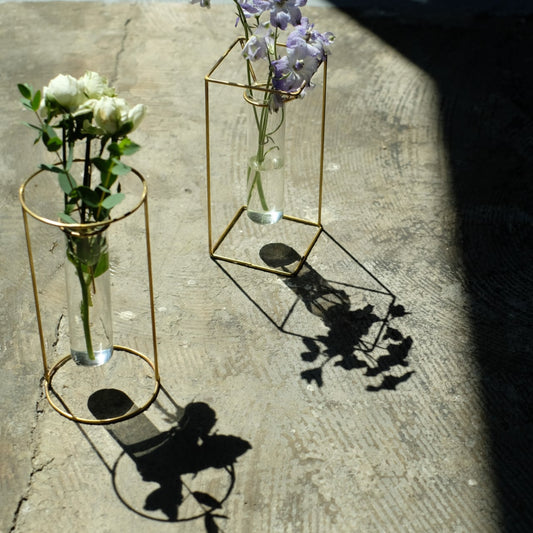 《真鍮フレームとガラス管の一輪挿し》PIKE stand brass vase | WEST VILLAGE TOKYO