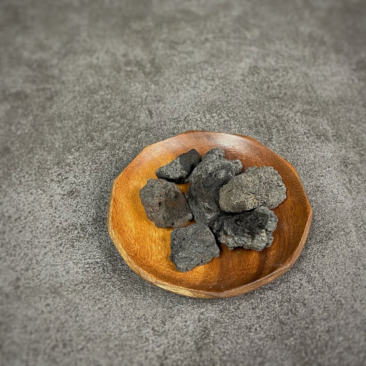 《アロマディフーザーに使えるちょうどいいサイズの溶岩石100g》a.278オリジナル