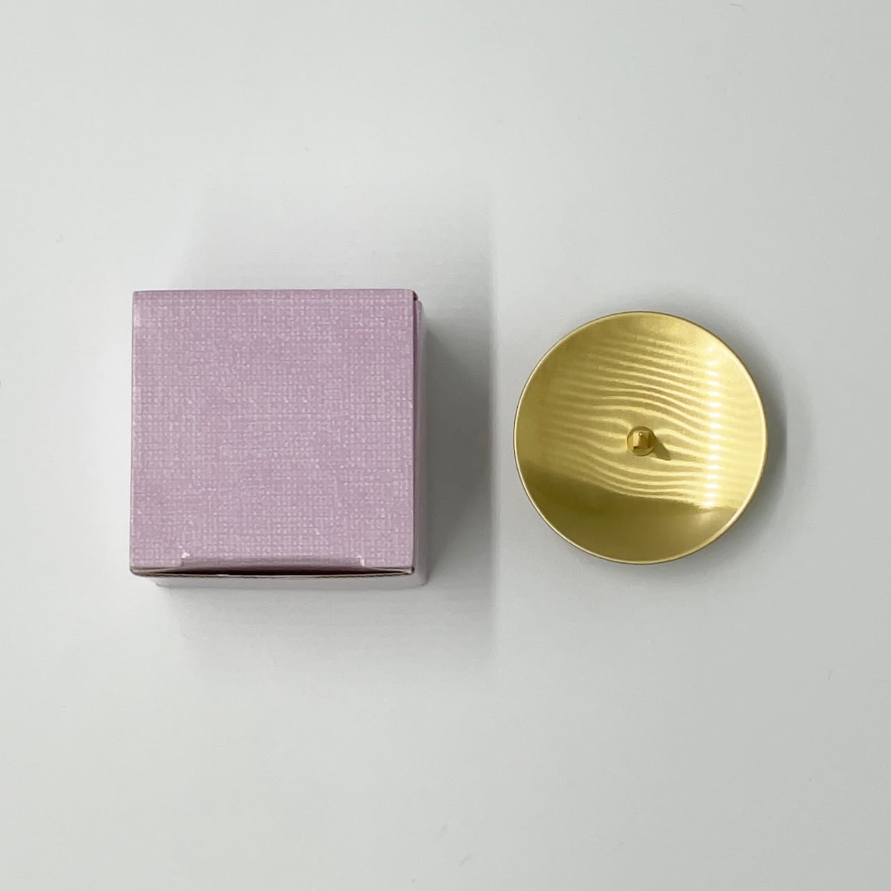 《真鍮製の和ろうそく用燭台》ひたすら丸い造形美を楽しむ燭台(細芯タイプ) | 京ROUSOKU+