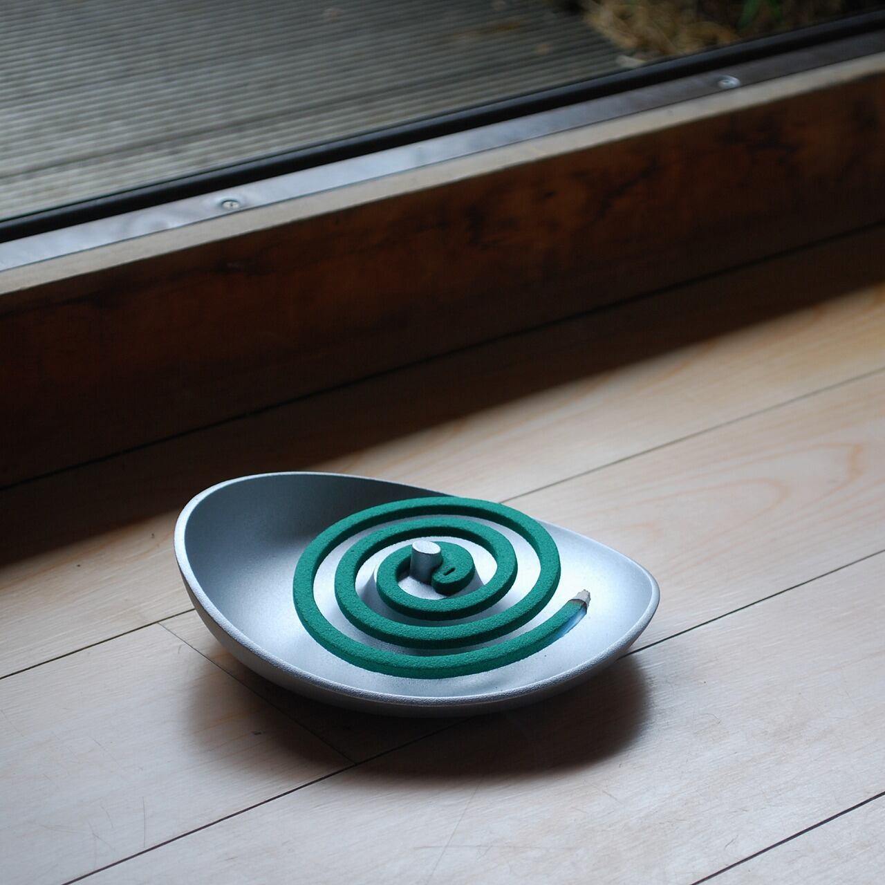 《アルミ鋳物の蚊やり》rondo(ロンド)- naft