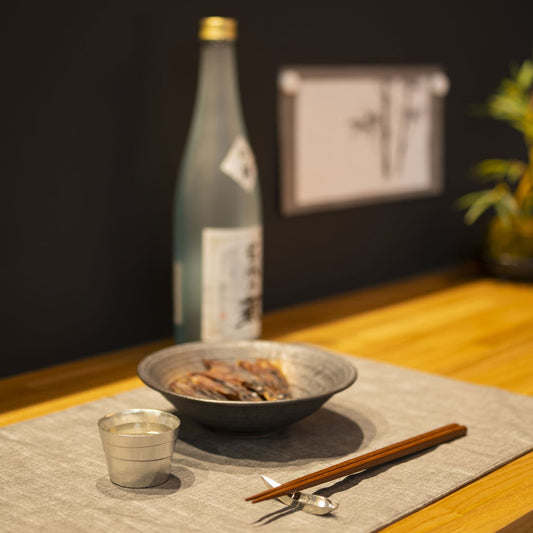 《錫(純度99.99%)の酒器・お猪口》静波お猪口|銀雅堂(ぎんがどう)