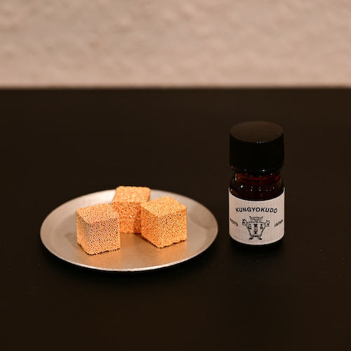 《金属の粒つぶ立方体のアロマディフューザー》 ディフューザー・フレグランスオイルセット| 薫玉堂