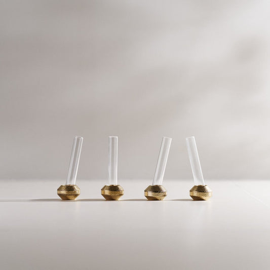《シンメトリーとアシンメトリーを楽しむ真鍮製の花器》a/sym(アシム)|NAGAE+(ナガエプリュス)