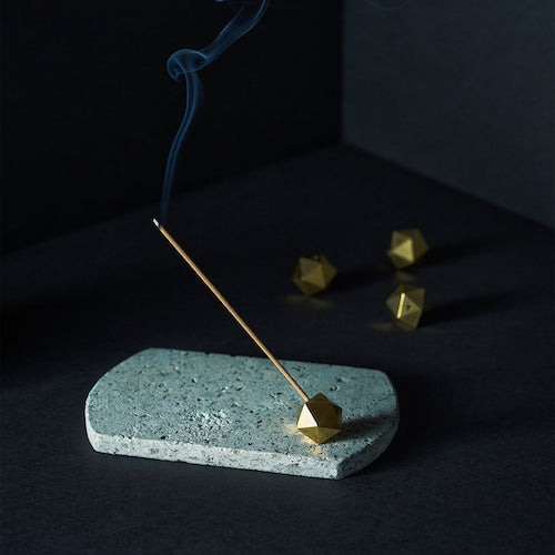 《大谷石の香皿と真鍮製の香立て》Oya Incense Set<brass>(オオヤ インセンス セット ブラス) | NAGAE+(ナガエプリュス)