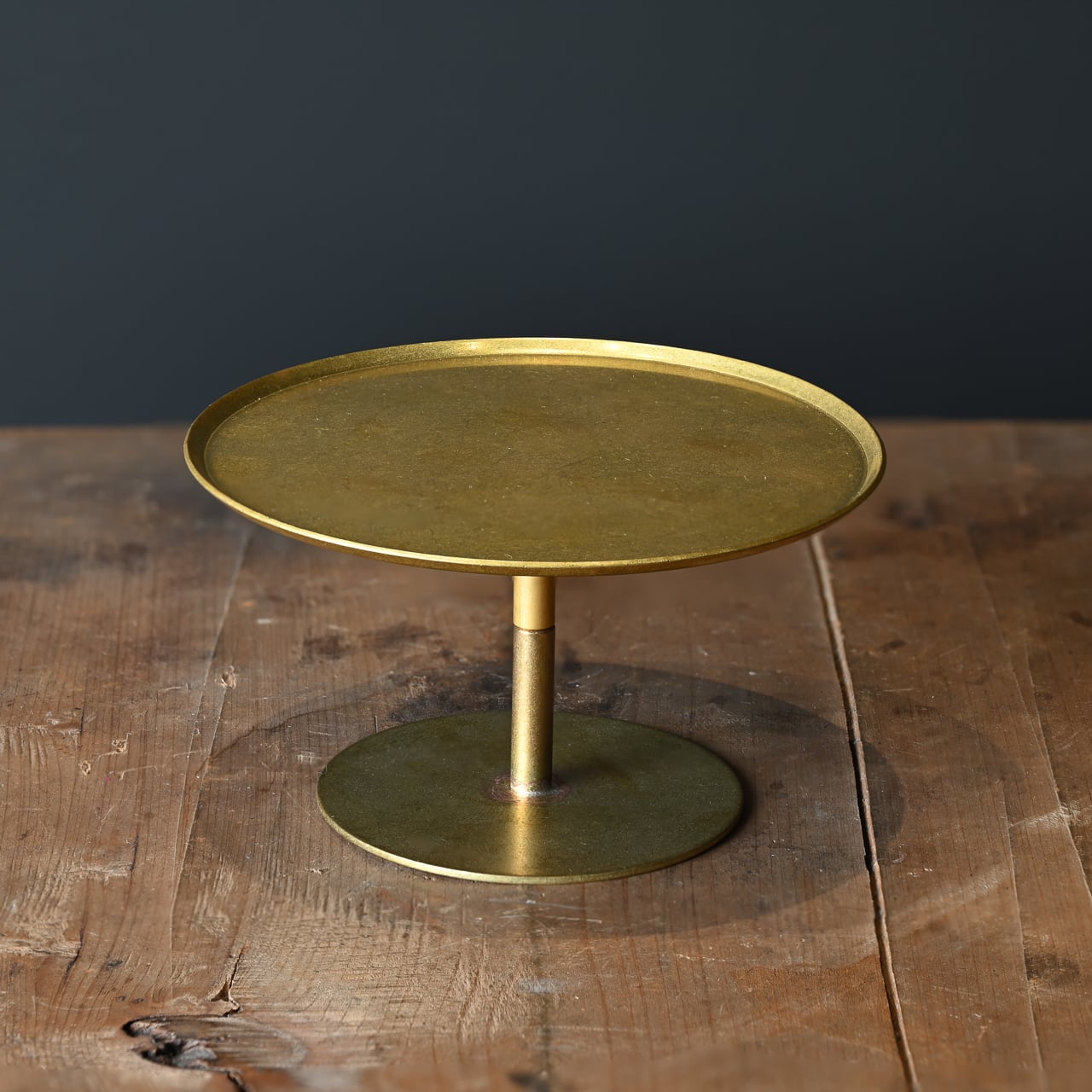 《真鍮製の脚付きトレイ》BRASS DISPLAY STAND | PICUS