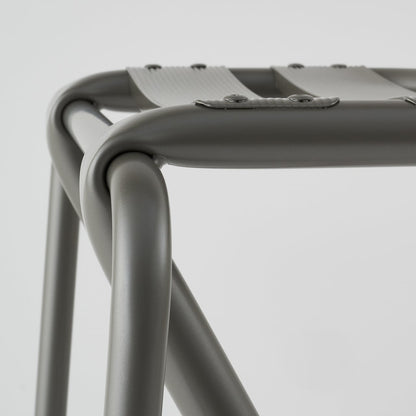 《スチール＆アルミ製のスツール（HIGH）》BENT HIGH STOOL | DUENDE