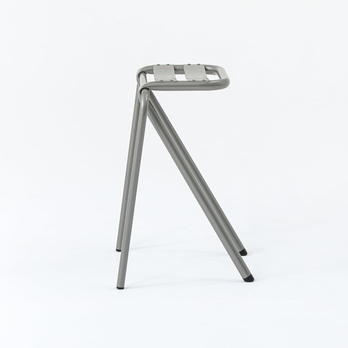 《スチール＆アルミ製のスツール（LOW）》BENT LOW STOOL | DUENDE