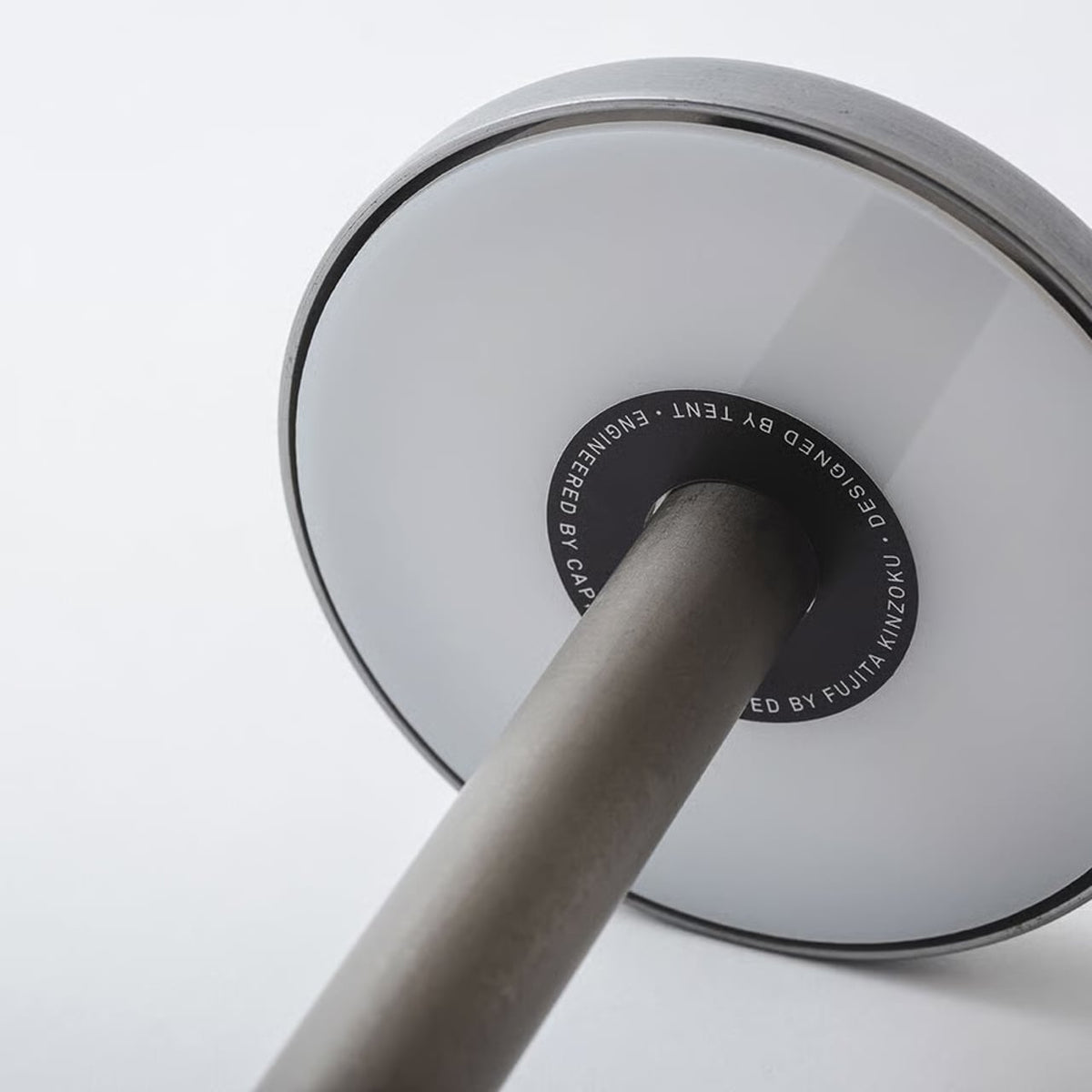 《Made in Japan ミニマルな電池式テーブルランプ " INDUSTRIAL"》| TABLE LAMP ICHI INDUSTRIAL