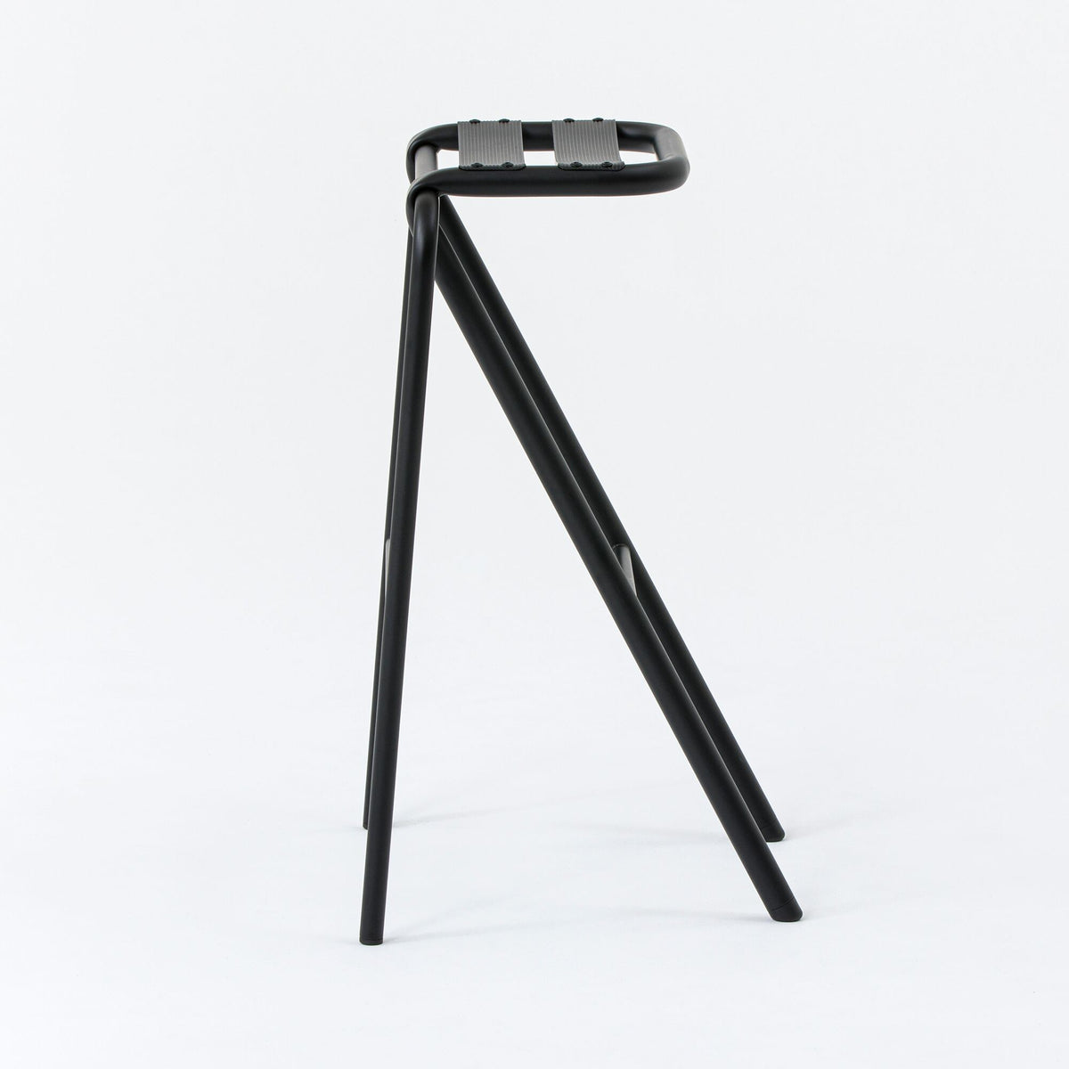 《スチール＆アルミ製のスツール（HIGH）》BENT HIGH STOOL | DUENDE