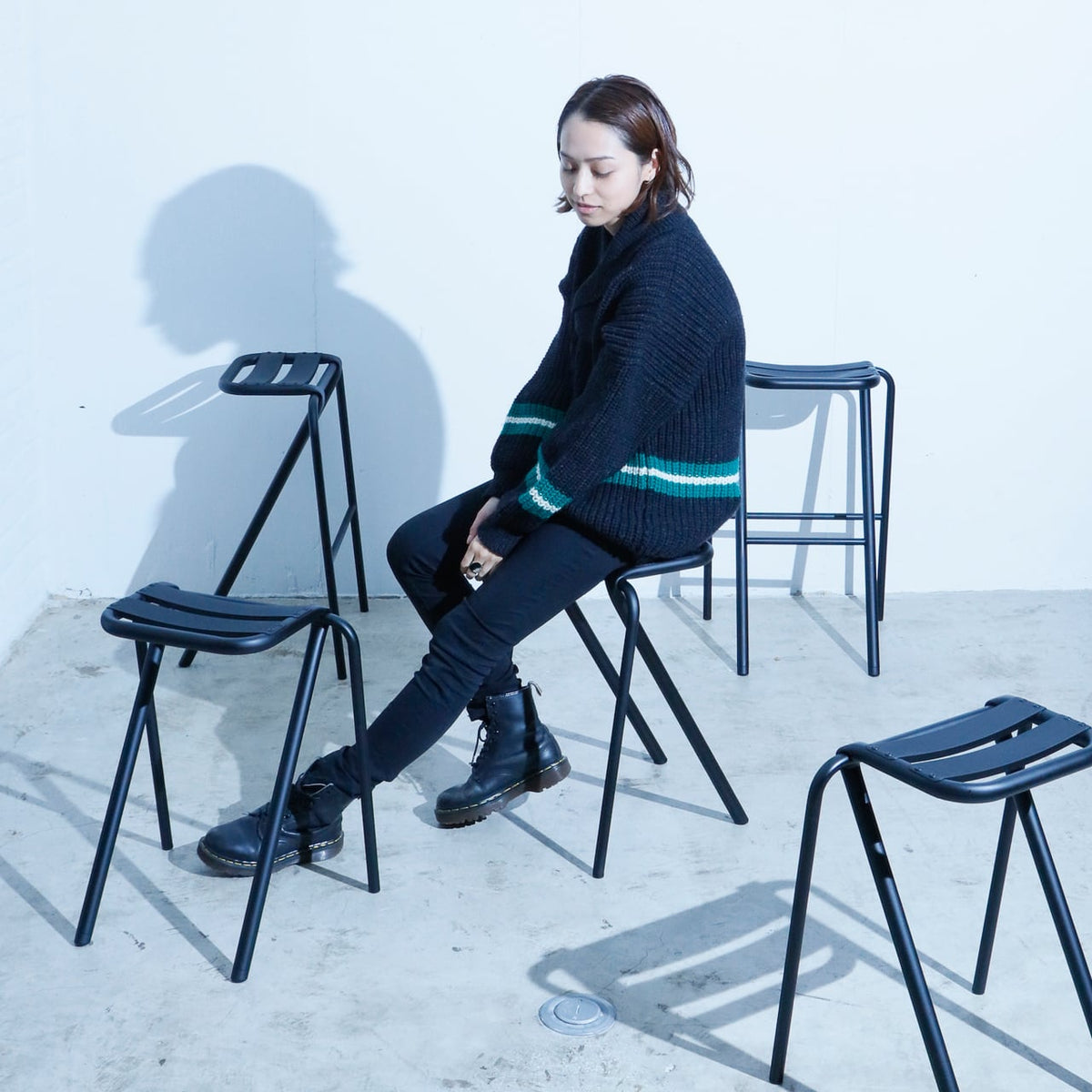 《スチール＆アルミ製のスツール（HIGH）》BENT HIGH STOOL | DUENDE