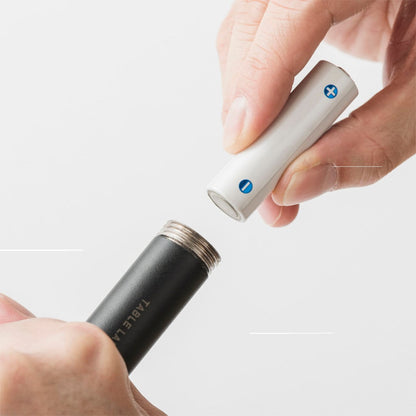 《Made in Japan ミニマルな電池式テーブルランプ》| TABLE LAMP ICHI