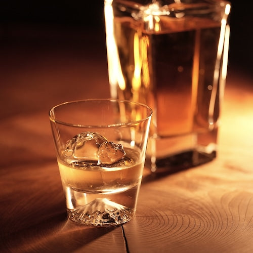 《グラス底に富士山をデザインした江戸硝子のロックグラス》富士山グラス・ロックグラス（270ml）木箱入り| 田島硝子