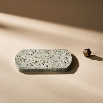 《大谷石の香皿とブロンズ製の香立て》Oya Incense Set（オオヤ インセンス セット） | NAGAE+（ナガエプリュス）