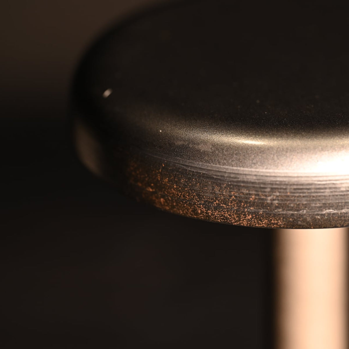 《Made in Japan ミニマルな電池式テーブルランプ " INDUSTRIAL"》| TABLE LAMP ICHI INDUSTRIAL