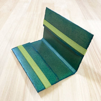 《漆でコーティングした越前和紙のカードケース》Uru-Washi-credit card holder 63x93