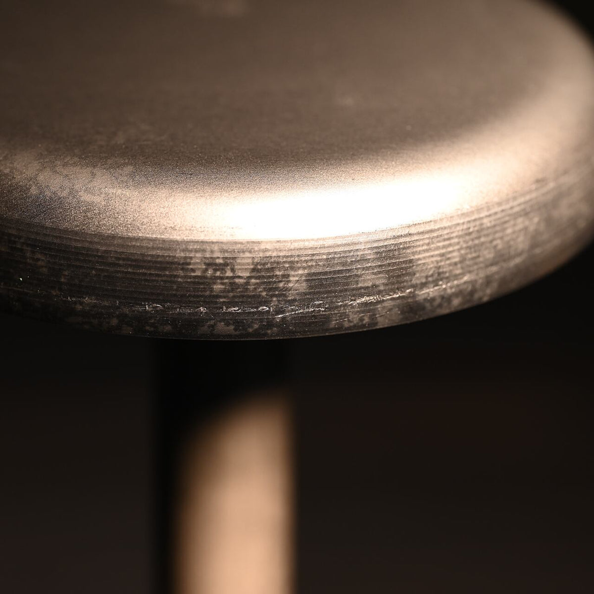 《Made in Japan ミニマルな電池式テーブルランプ " INDUSTRIAL"》| TABLE LAMP ICHI INDUSTRIAL