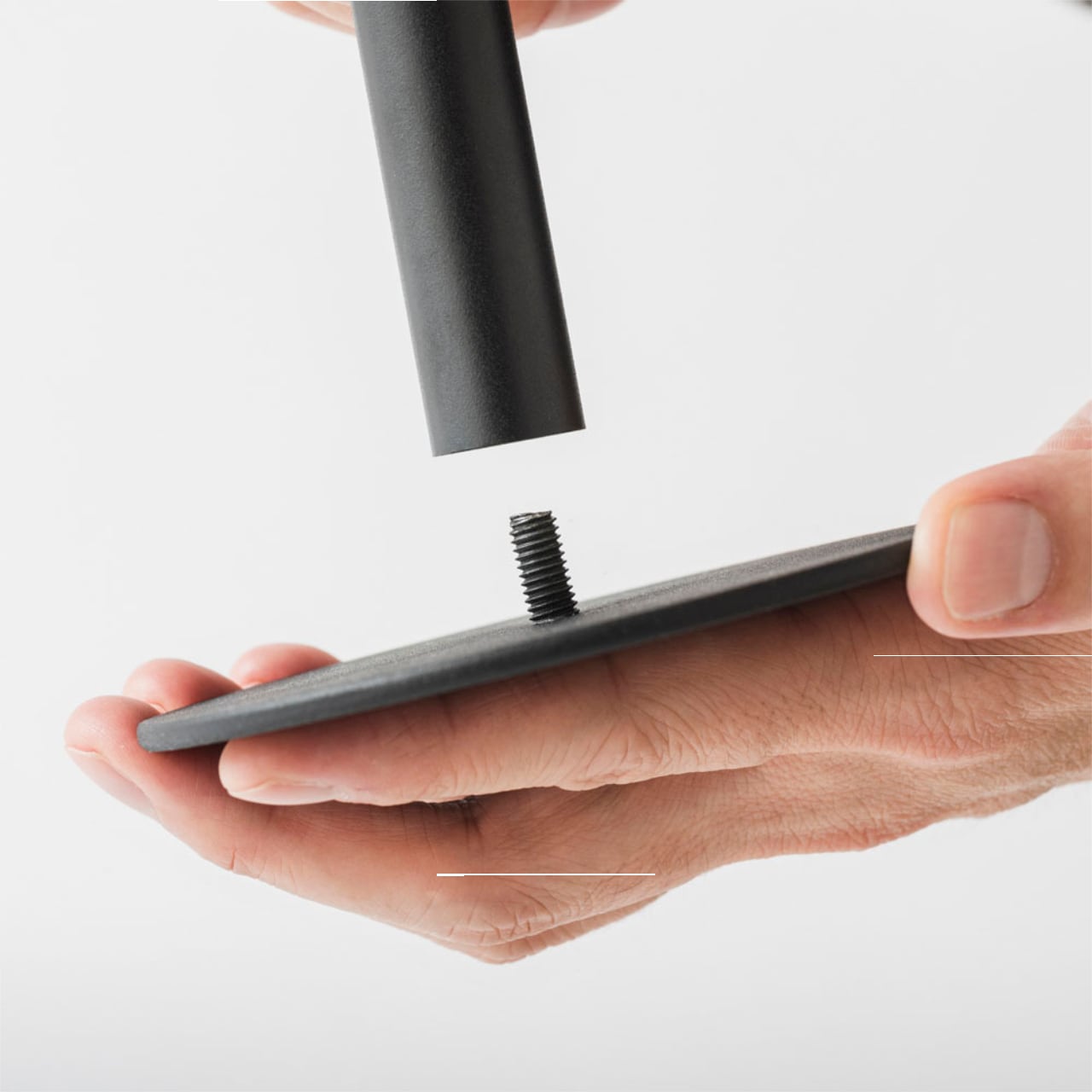 《Made in Japan ミニマルな電池式テーブルランプ》| TABLE LAMP ICHI