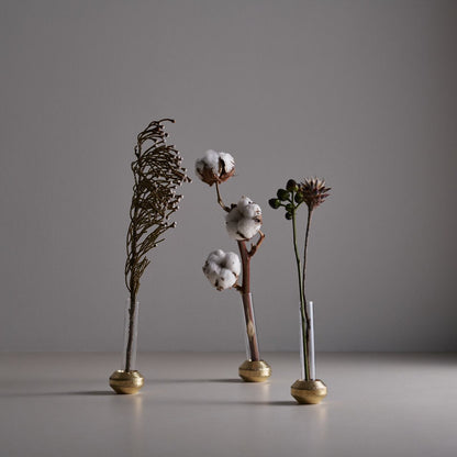 《シンメトリーとアシンメトリーを楽しむ真鍮製の花器》a/sym（アシム）｜NAGAE+（ナガエプリュス）