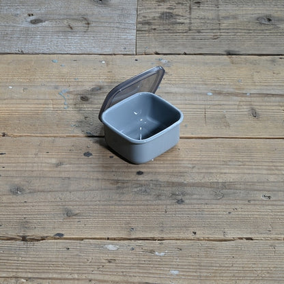 《琺瑯の保存容器（蓋付）/グレイ》+Gray スクエアＳシール蓋付| 野田琺瑯