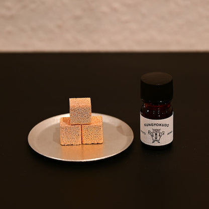 《金属の粒つぶ立方体のアロマディフューザー》 ディフューザー・フレグランスオイルセット| 薫玉堂