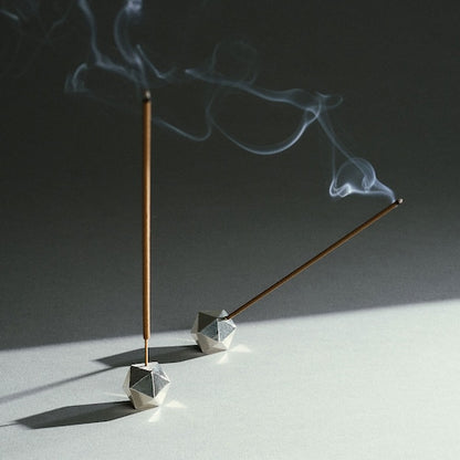 《3段階で角度調整が可能な錫製の香立て》poly incence holder＜tin＞ | NAGAE+（ナガエプリュス）