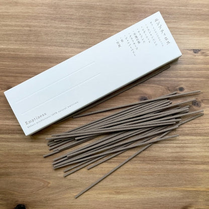 《リラックスと集中にフォーカスした坐禅・瞑想用のお香》リラックスと集中をコンセプトに調香された100%天然素材のお線香 Emptiness | ZAF