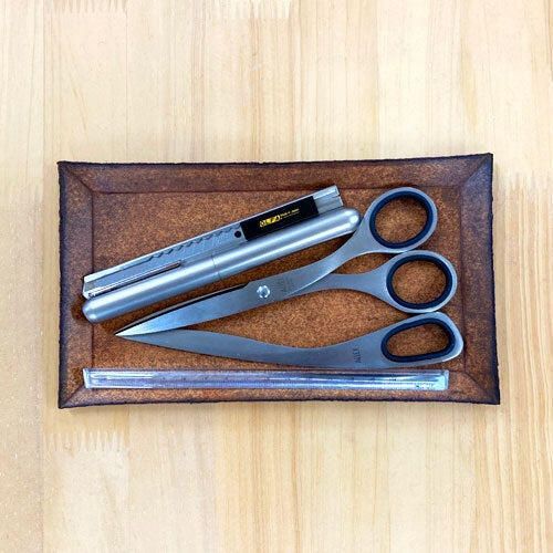 《漆でコーティングした越前和紙のトレイ》UruWashi rectangle tray 120x210x5