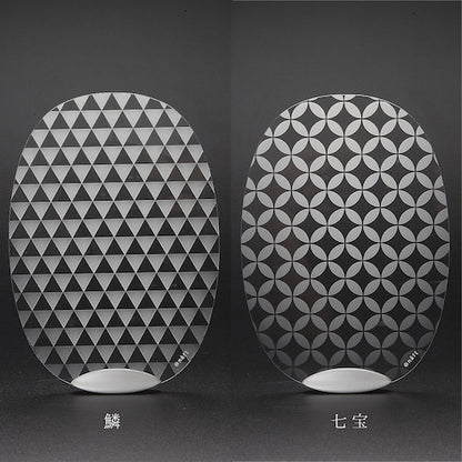 《自立するうちわ》エネルギーに頼らない節電アイテム。デスクの空いたスペースに自立します（鱗／七宝）｜solano（ソラノ）