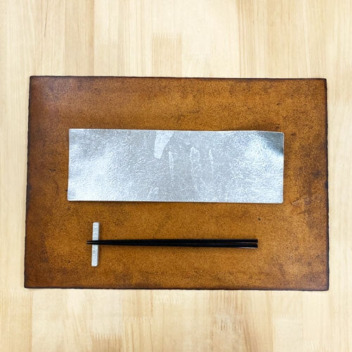 《漆でコーティングした越前和紙のテーブルマット》UruWashi-sheet A3判（420x300mm）