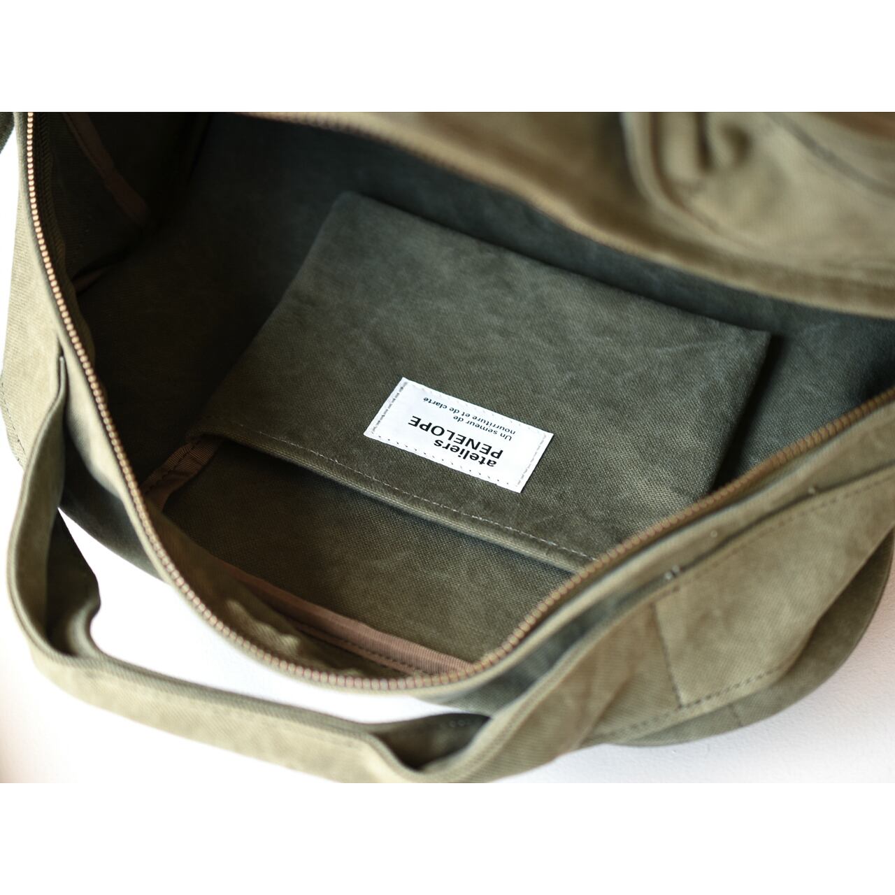 《フレンチミリタリーコットンのボストン型トート（3色）》Ride（ライド／BG294） | ateliers PENELOPE