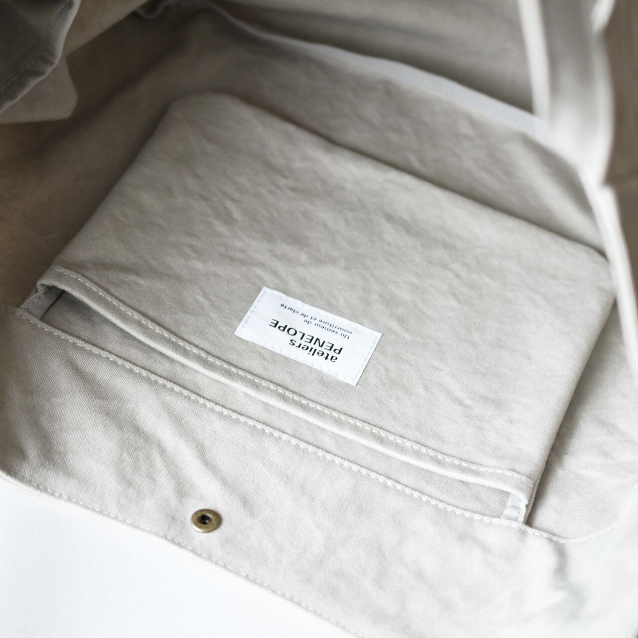 《フレンチミリタリーコットンのシンプルトートバッグ（3色）》Cecil（セシル／BG303） | ateliers PENELOPE