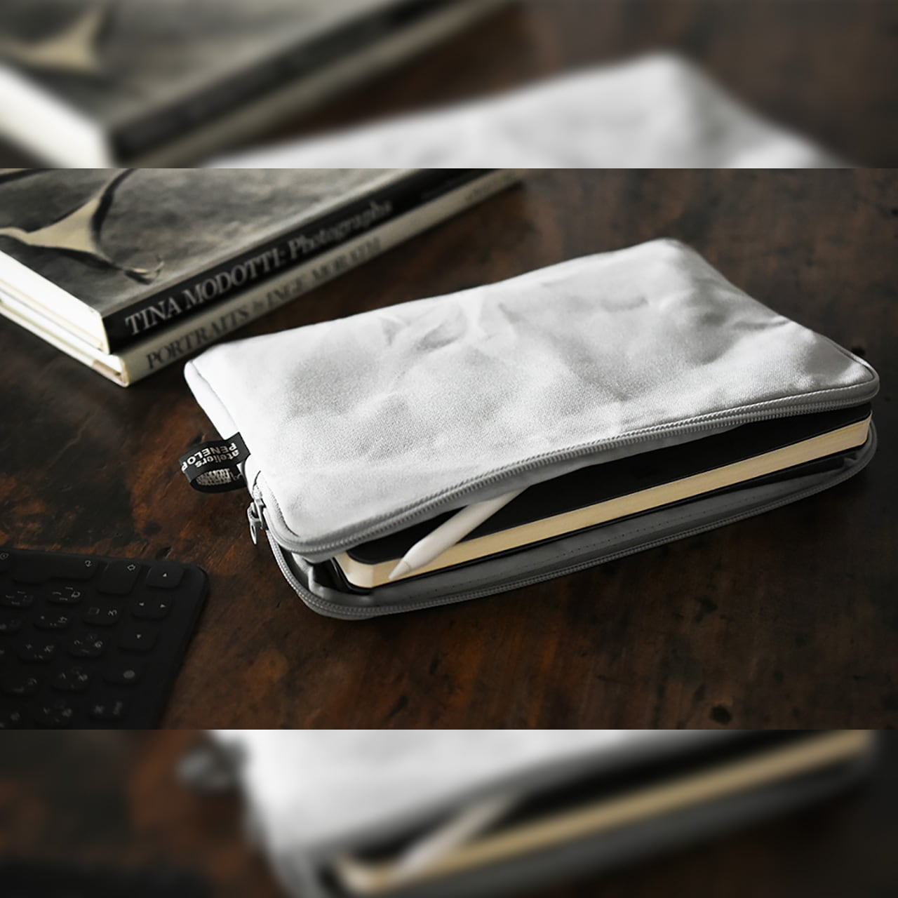 《10号帆布の小型ポーチ（S：B5サイズ）4色》Hold Pouch ホールドポーチ（S） | ateliers PENELOPE