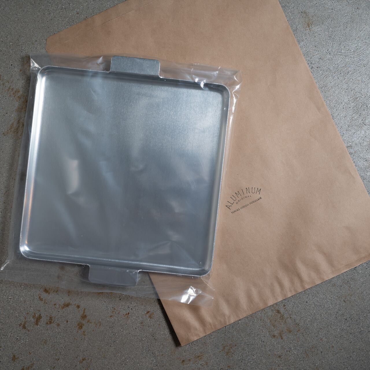 《アルミ製のトレイ "スクエア" □240mm 》aluminum tray "square" | yumiko iihoshi porcelain