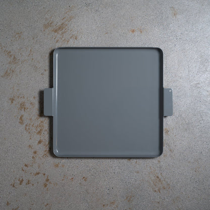 《カラード・アルミ製のトレイ "スクエア/ valley gray" □240mm  》Colored' aluminum tray square " valley gray" | yumiko iihoshi porcelain