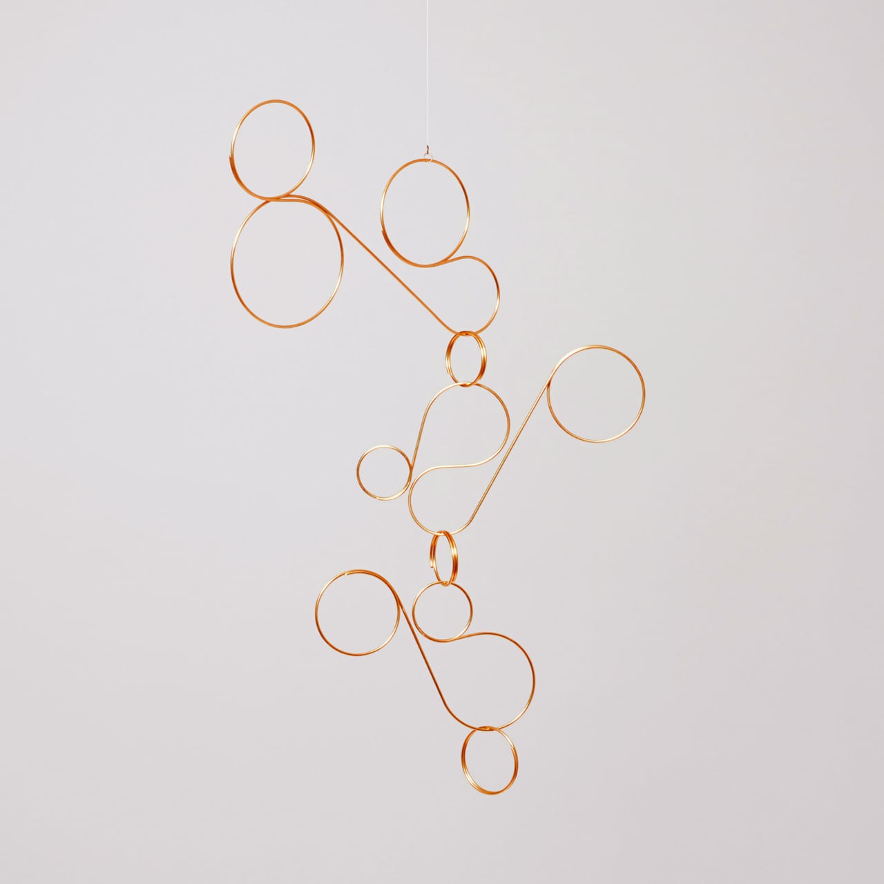 《銅の線材のみで構築されたモビール》throughout Copper（銅）｜tempo