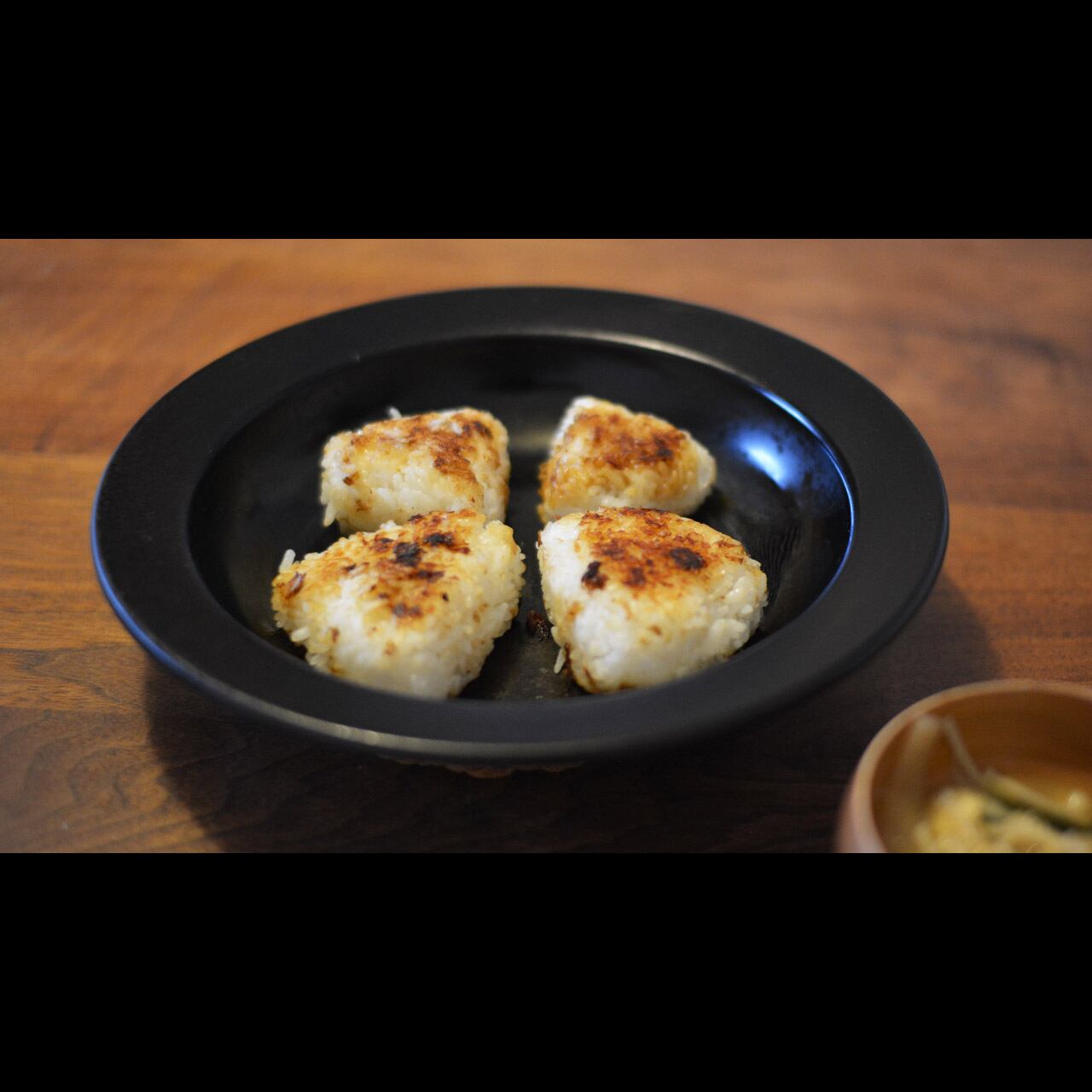 《お皿としてそのまま使える鉄製フライパン＆ハンドルセット Mサイズ》フライパンジュウ | FRYING PAN JIU