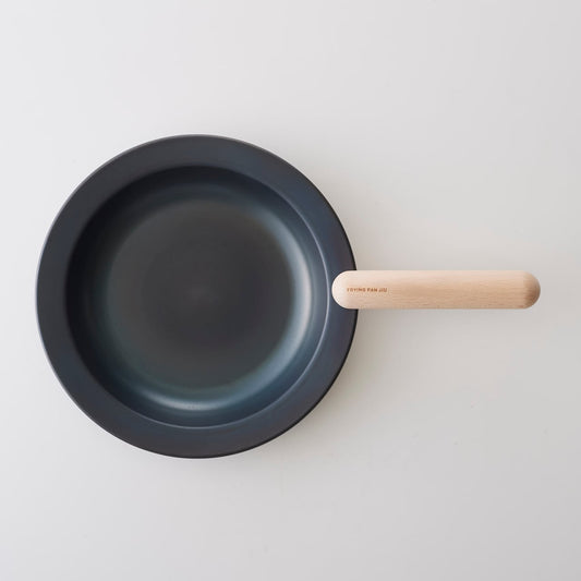 《お皿としてそのまま使える鉄製フライパン＆ハンドルセット Lサイズ》フライパンジュウ | FRYING PAN JIU