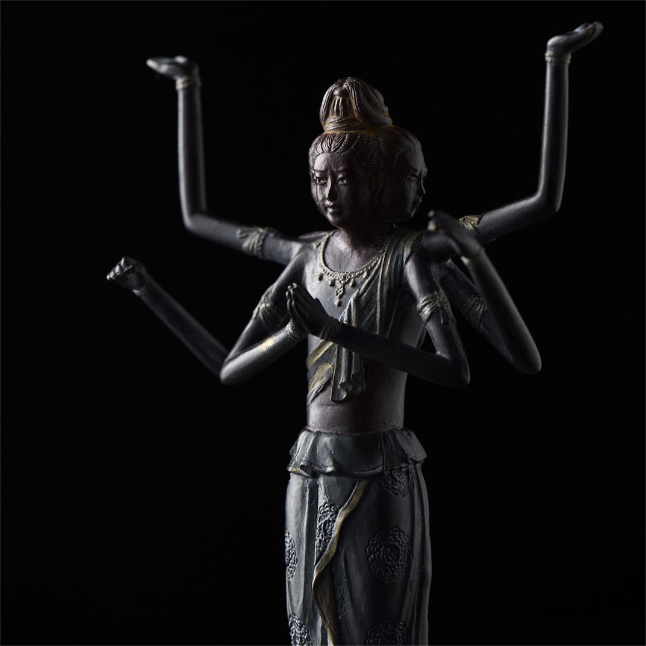 《ブロンズ製の阿修羅立像 15cm》日本製・高岡銅器の仏像 | 銀雅堂