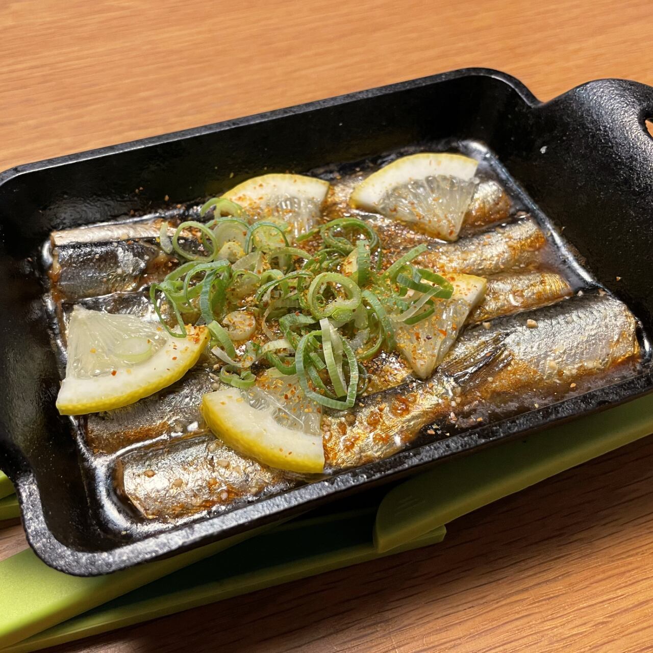 《キャストアイアン（鋳鉄）の小さな長方形の器》レクタングル ミニ サーバー | LODGE