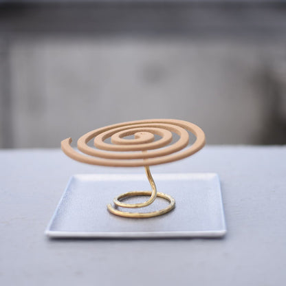 《ハンドメイド・真鍮製 蚊取り線香スタンド・蚊遣り（商品写真中の木製トレイは付属品です）》ハンドメイド・ジュエリーショップ muu jewelry works.