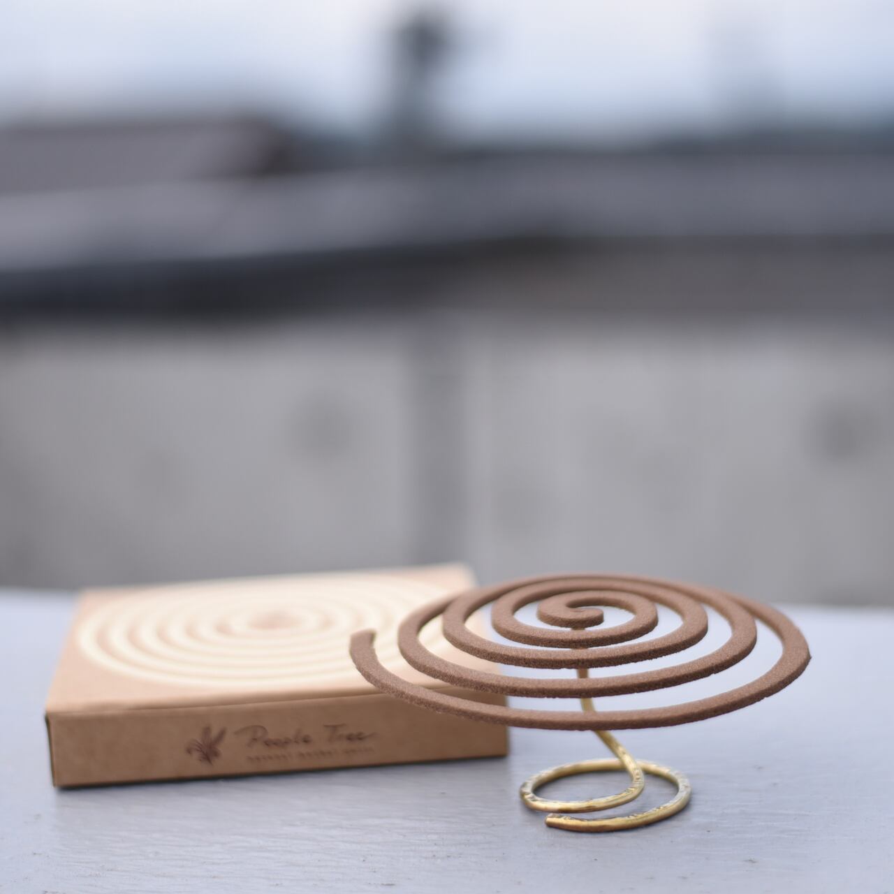 《ハンドメイド・真鍮製 蚊取り線香スタンド・蚊遣り（商品写真中の木製トレイは付属品です）》ハンドメイド・ジュエリーショップ muu jewelry works.