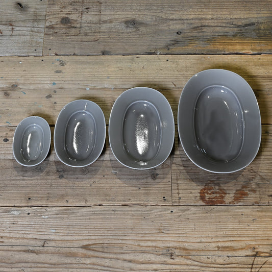 《ちょうどいいオーバルプレート》Oval Plate S - mist beige | yumiko iihoshi porcelain