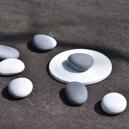 《自然石のような陶製のアロマディフューザー》pottery stone diffuser | elemense