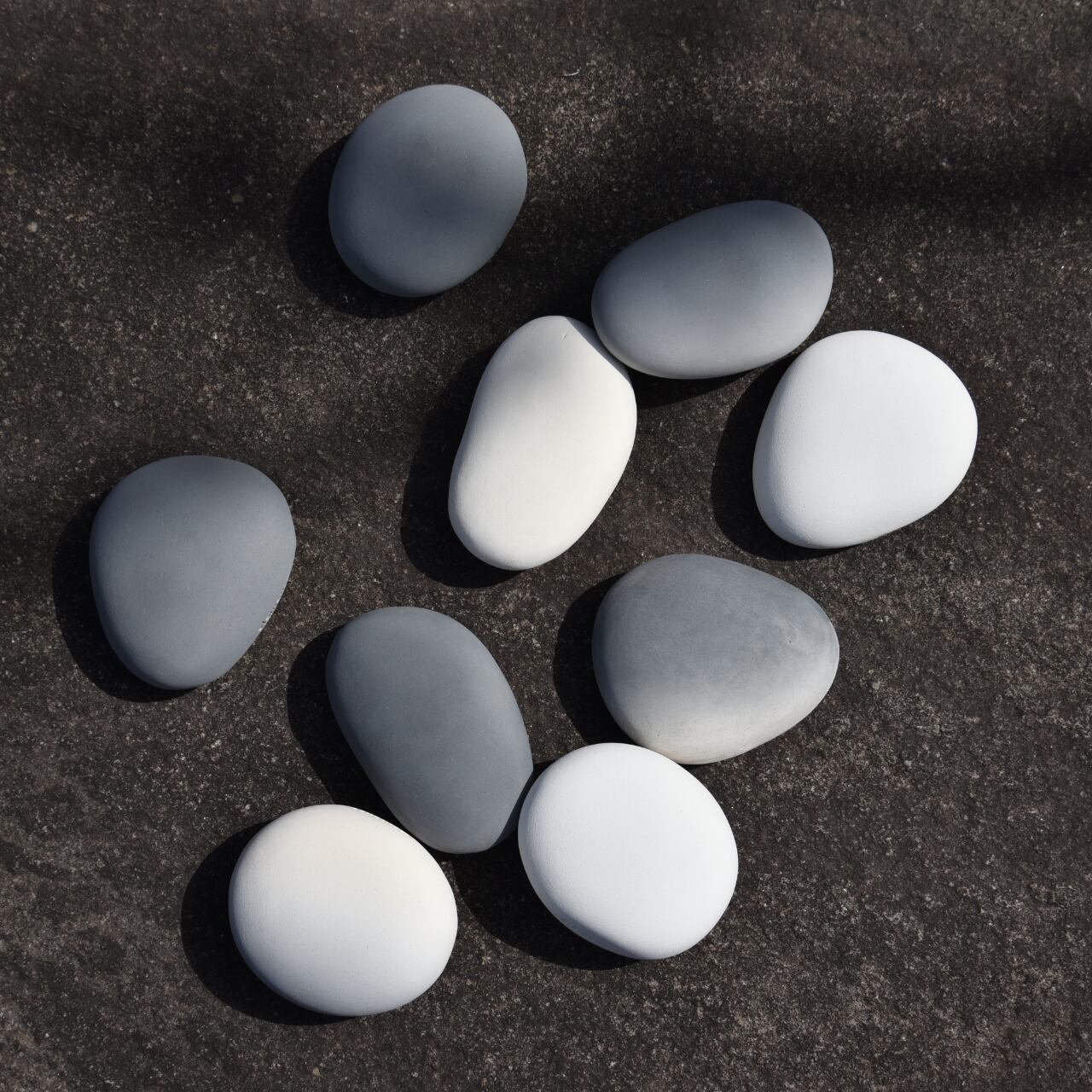 《自然石のような陶製のアロマディフューザー》pottery stone diffuser | elemense