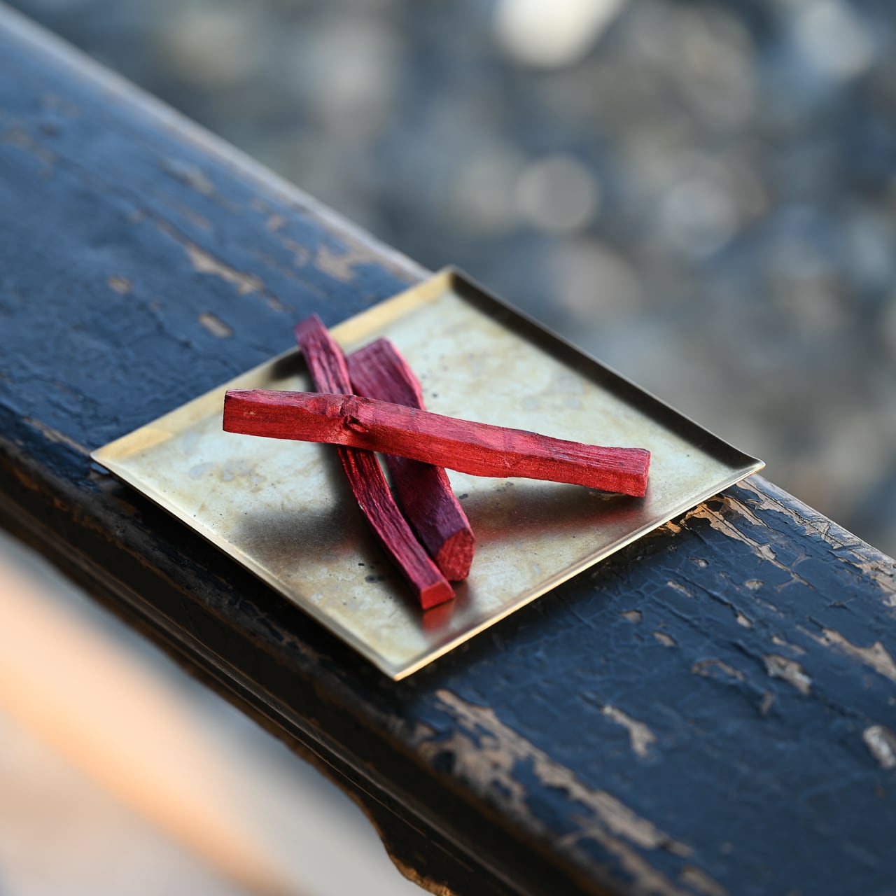 《ドラゴンズブラッド樹脂を含侵させたパロサント（セット）》Positive Energy Palo Santo Sticks Peru&DragonsBlood | G:Land