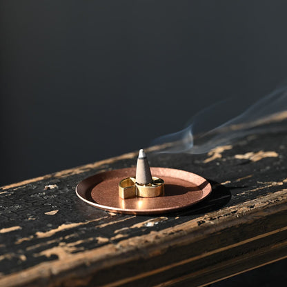 《オウムガイをモチーフにした真鍮鋳物のお香立て》Brass Incense holder "Nautilus（ノーチラス）”｜a.278オリジナル